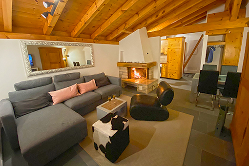 Wohnzimmer - Ferienwohnung 'Casa Ansiel' in Falera