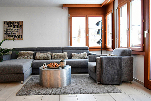 Wohnzimmer Wohnzimmer mit Sofa und TV